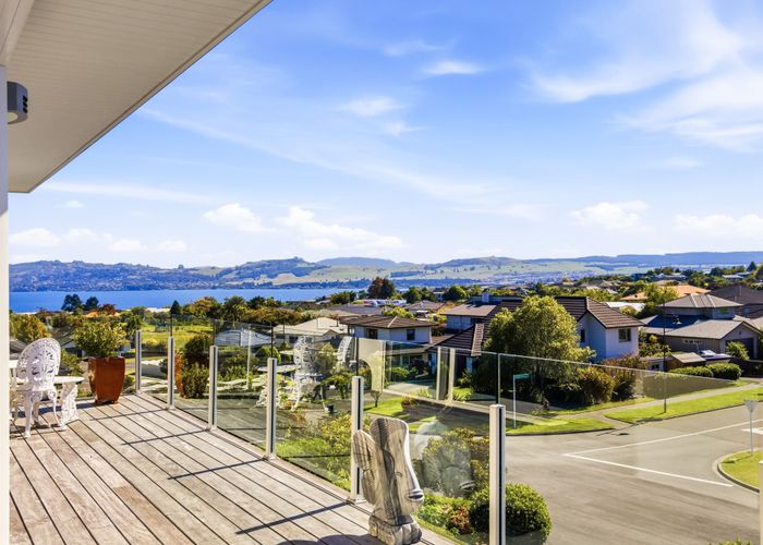  at 16 Botanical Heights Drive, Waipahihi, Taupo