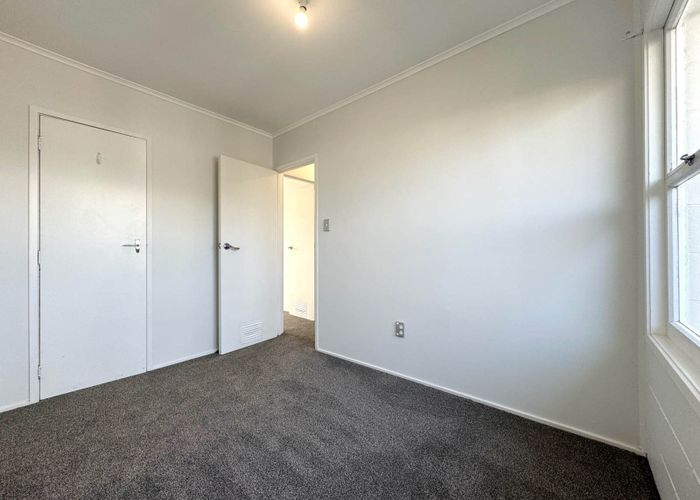 at 1/9 Plumley Crescent, Mangere, Auckland