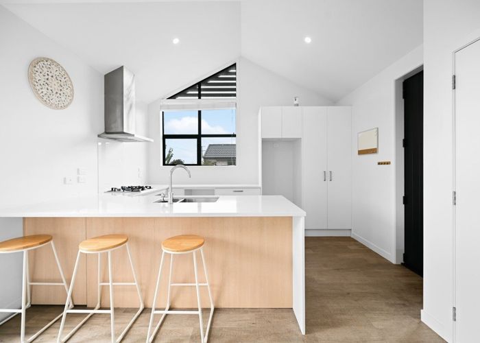  at 1/81 Storey Avenue, Forest Lake, Hamilton, Waikato
