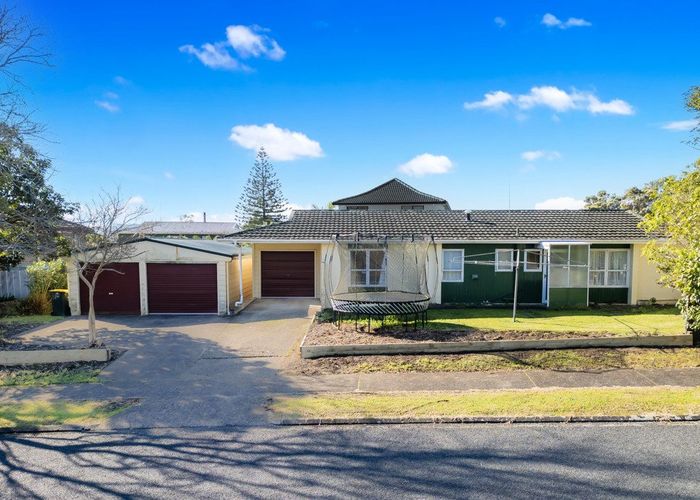  at 107 Muir Avenue, Mangere Bridge, Auckland