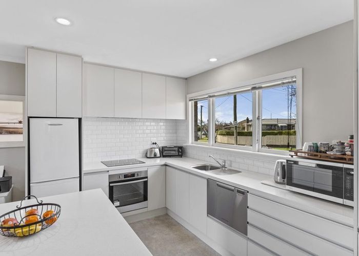  at 1/142 Racecourse Road, Sockburn, Christchurch