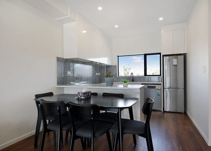  at 4/68 Smythe Road, Henderson, Waitakere City, Auckland