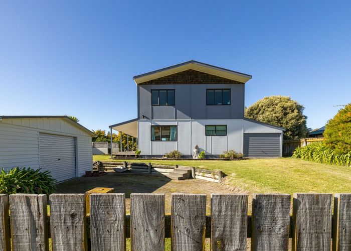  at 3 Tamarisk Drive, Riversdale Beach, Masterton