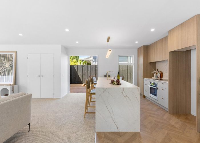  at 1/92 Holly Road, St. Albans, Christchurch City, Canterbury