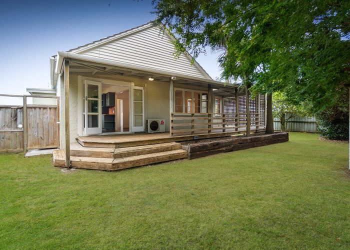  at 32 Charlemont Street, Whitiora, Hamilton