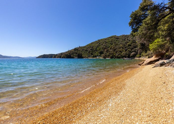  at 2069 Queen Charlotte Drive, Picton