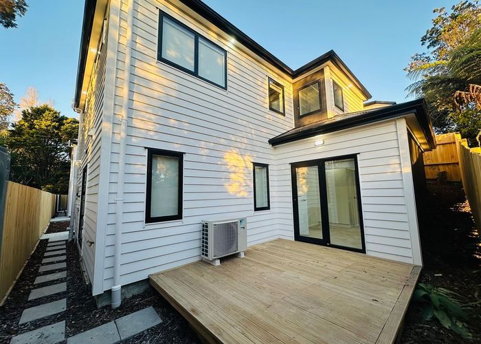  at 27E Lynbrooke Avenue, Blockhouse Bay, Auckland City, Auckland