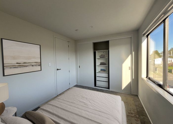  at 3/10 Fairclough Road, Beach Haven, Auckland
