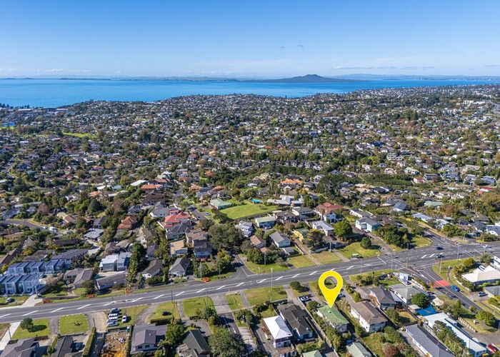  at 822A East Coast Road, Browns Bay, North Shore City, Auckland