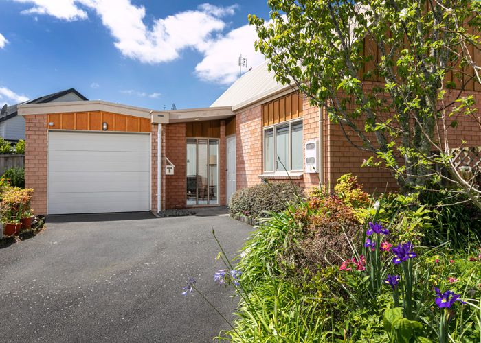  at 5/34 Waipuia Place, Greenhithe, North Shore City, Auckland