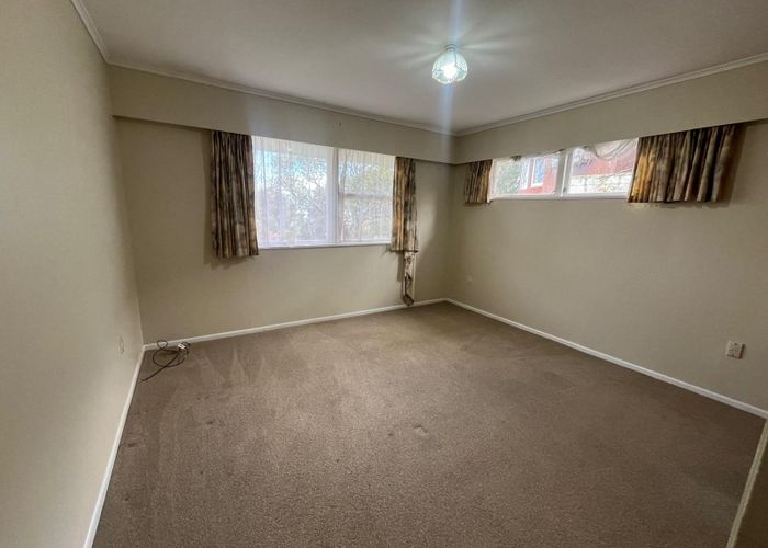  at 15 Ellesmere Crescent, Pakuranga, Manukau City, Auckland