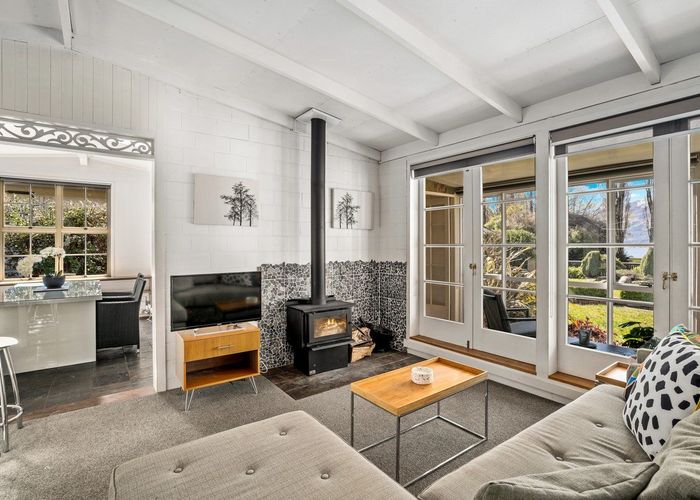  at 180 Kent Street, Kingston