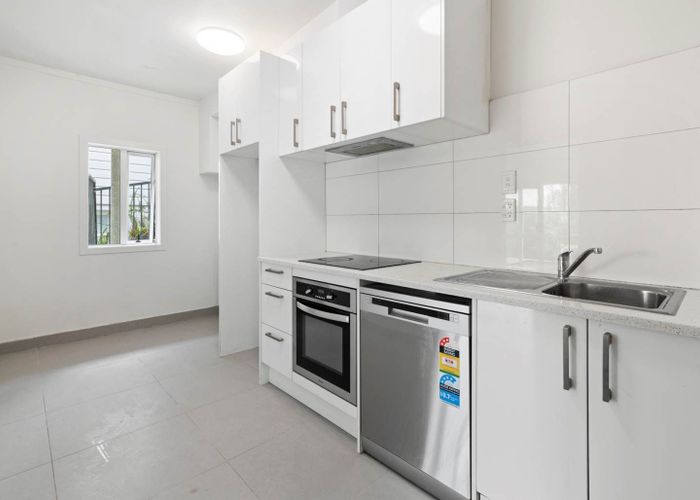 at 20A Woodcote Dr, Glenfield, North Shore City, Auckland