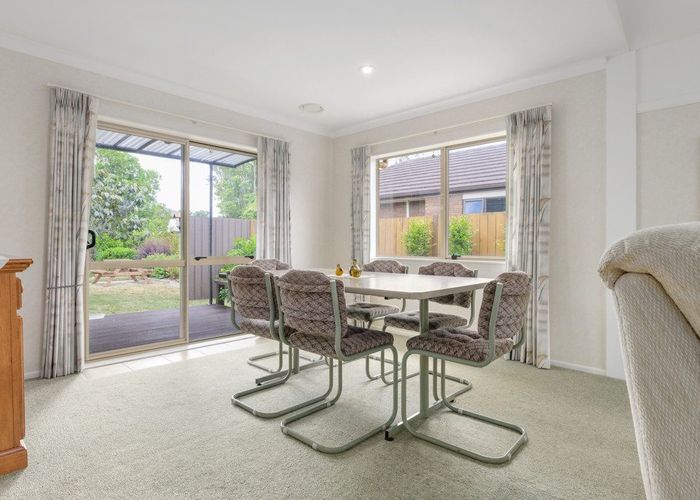  at 7 Buchanan Place, Huntington, Hamilton