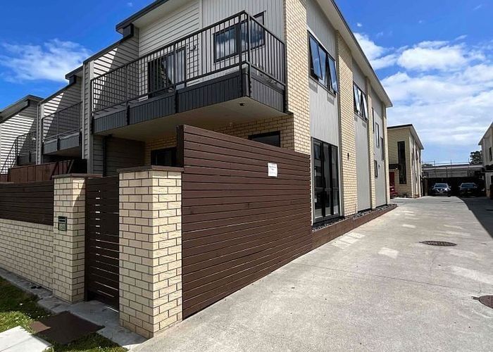  at Papatoetoe, Manukau City, Auckland