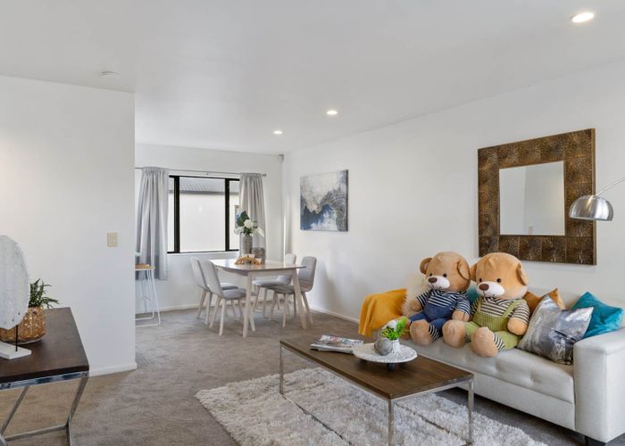  at 17/12 Ambrico Place, New Lynn, Auckland