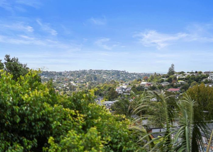  at 589D East Coast Road, Browns Bay, North Shore City, Auckland