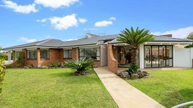  at 1 Seagrove Road, West Harbour, Auckland