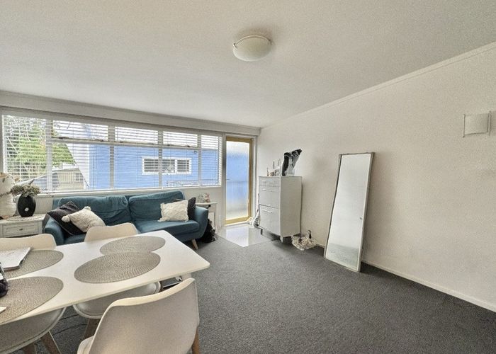  at 4/70A Tawa Road, One Tree Hill, Auckland City, Auckland
