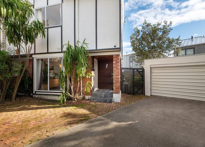  at 2/5 Stanley Ave, Milford, North Shore City, Auckland