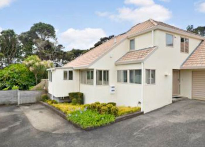  at 2/111 Seaview Road, Glenfield, Auckland
