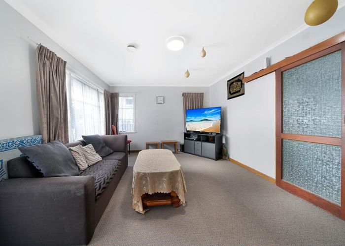  at 24 White Swan Road, Mount Roskill, Auckland City, Auckland