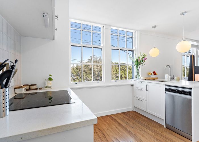  at 1/150 Calliope Road, Stanley Bay, North Shore City, Auckland
