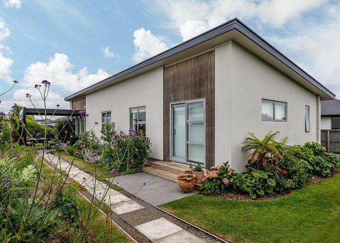  at 5 Kingsbridge West, Burwood, Christchurch City, Canterbury