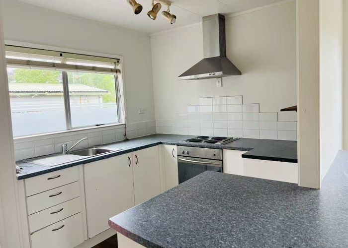  at 37 Meadowood Drive, Unsworth Heights, North Shore City, Auckland