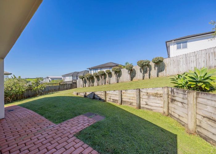  at 18 Carrowmore, Pinehill, North Shore City, Auckland
