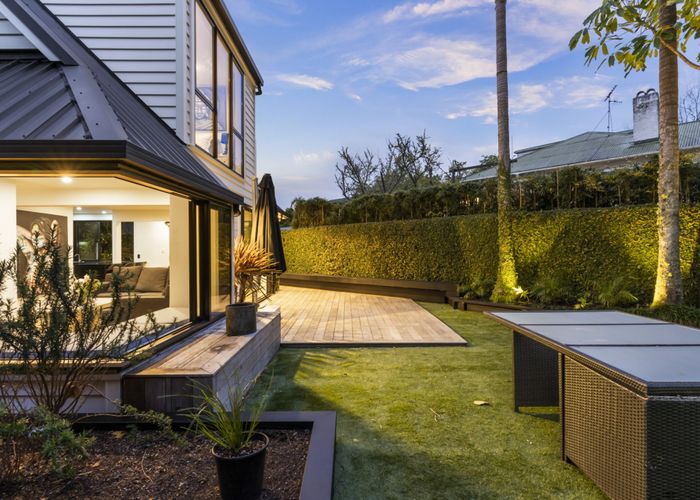  at B/23 Green Lane East, Remuera, Auckland