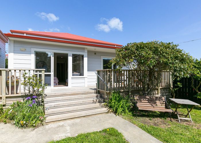  at 32 Liffey Street, Island Bay, Wellington