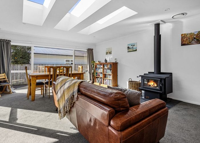 at 18 Stalkers Road, Woodend Beach, Woodend