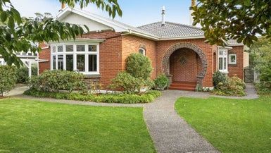  at 10 Sandringham Street, Saint Clair, Dunedin