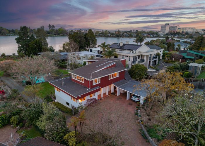  at 144 Lake Crescent, Hamilton Lake, Hamilton, Waikato