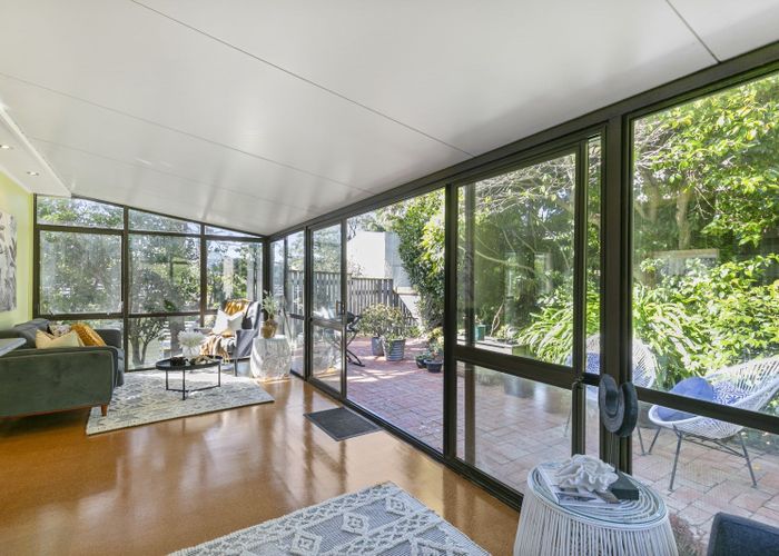  at 39 Homewood Crescent, Karori, Wellington