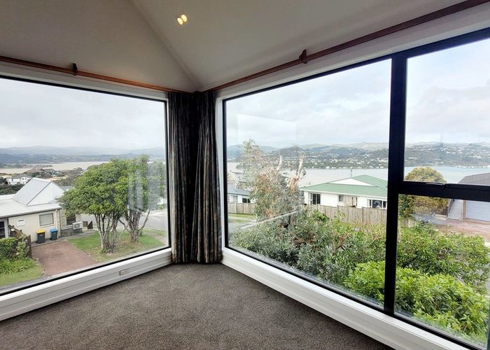  at 9 Bodmin Terrace, Camborne, Porirua