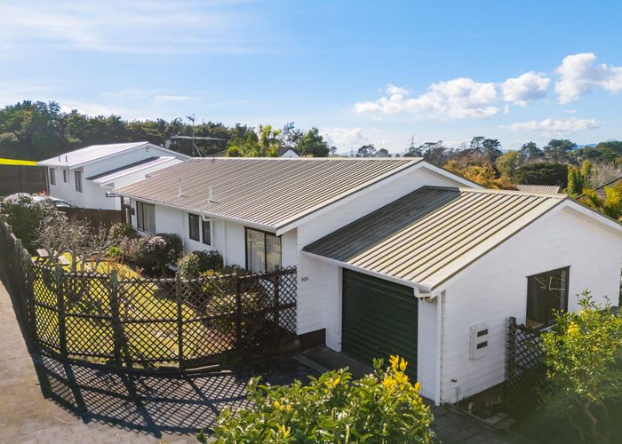  at 100 Manhattan Heights, Glendene, Waitakere City, Auckland
