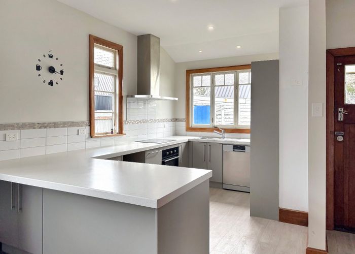  at 19 Oak Grove, Ashburton, Ashburton