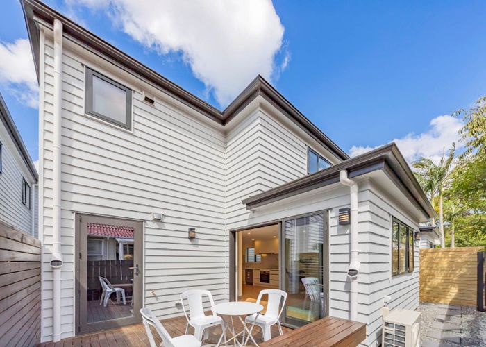  at 1/37 Allington Road, Massey, Waitakere City, Auckland
