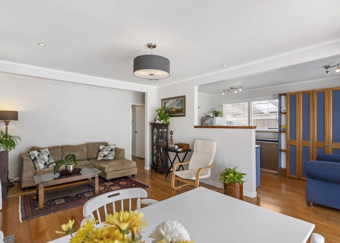  at 18 Aplin Place, Birkdale, Auckland