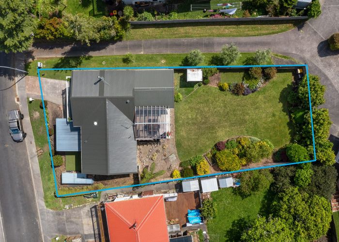  at 27 Valley View Road, Glenfield, Auckland