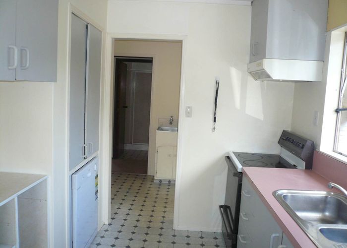  at 6 Yarra Place, Botany Downs, Manukau City, Auckland