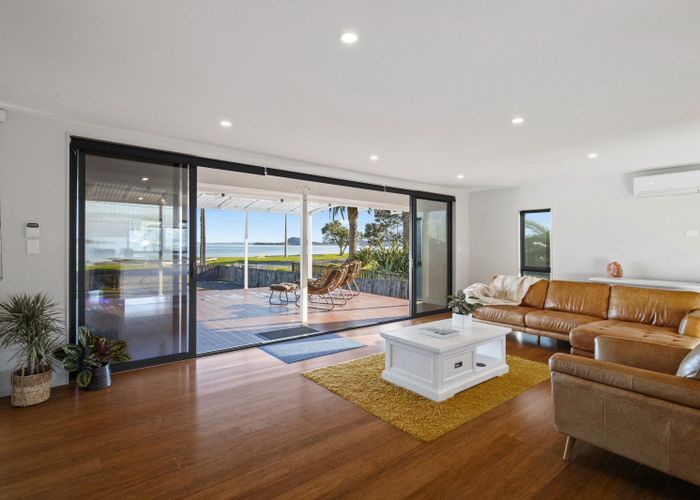  at 25 Kawakawa Bay Coast Road, Kawakawa Bay, Manukau City, Auckland