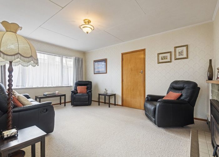  at 10 Ellesmere Crescent, Highbury, Palmerston North, Manawatu / Whanganui