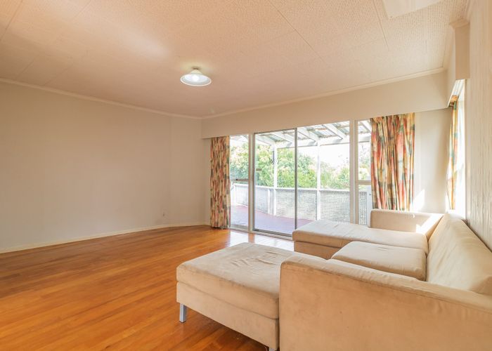  at 13 Totaravale Drive, Totara Vale, Auckland