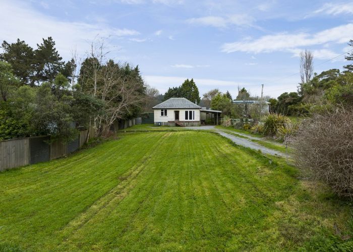 at 5 Avian Road, Blue Mountains, Upper Hutt