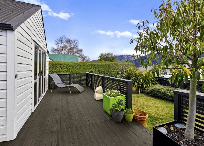  at 61 Oregon Drive, Kelvin Heights, Queenstown