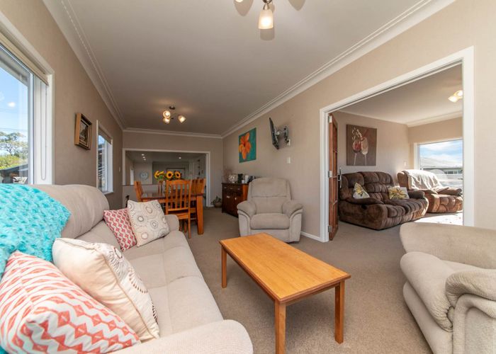  at 100 Rosier Road, Glen Eden, Auckland