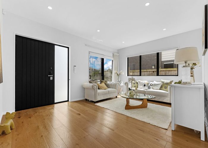  at 8 Hermes Road, Flat Bush, Manukau City, Auckland